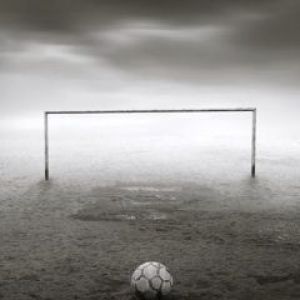 Sisli Manzarada Futbol Kalesi