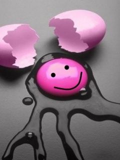 Gülen Pembe Yumurta - wallpaper preview