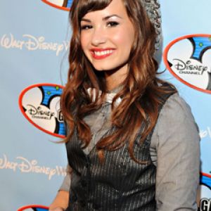 Demi Lovato Gülümseyen Portre