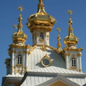 Peterhof'un Altın Kubbeleri
