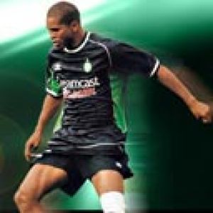 Dinamik Futbolcu Aksiyon Halinde