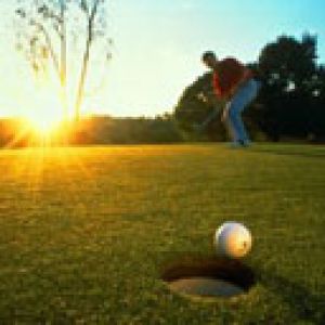 Güneş Batarken Golf