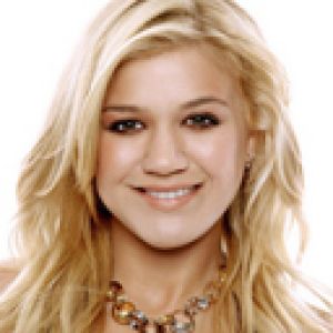 Kelly Clarkson Glamour Portresi