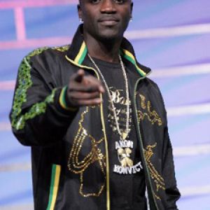 Akon Şık Performans