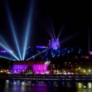 Lyon'daki Canlı Gece Işıkları