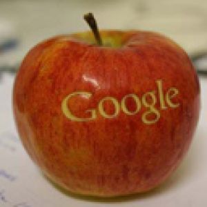 Elmada Google Logosu