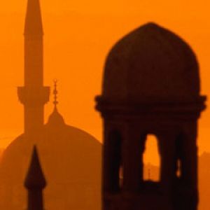 Güneş Batımında Camii Silueti