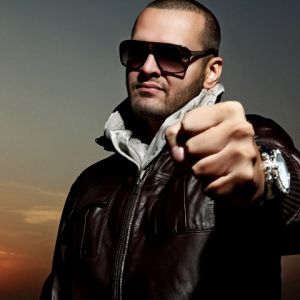 Şık Müzik Sanatçısı Portresi