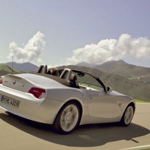 BMW Z4 Cabrio Manzaralı Yolda