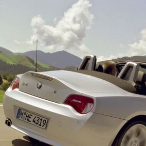 BMW Z4 Cabrio Manzaralı Yolda