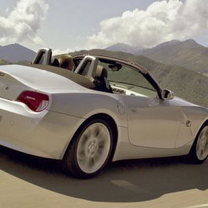 BMW Z4 Cabrio Manzaralı Yolda