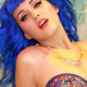 Canlı Mavi Saç Glamour