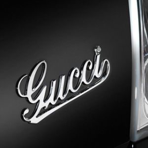Gucci Logosu Araba