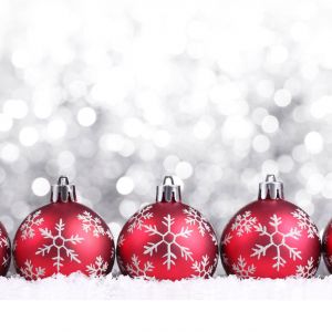 Kırmızı Noel Süsleri