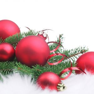 Kırmızı Noel Süsleri