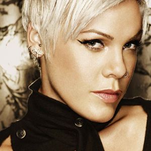 Pink - Şık Portre