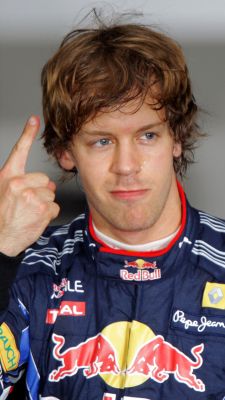 Sebastian Vettel Yarış Şampiyonu