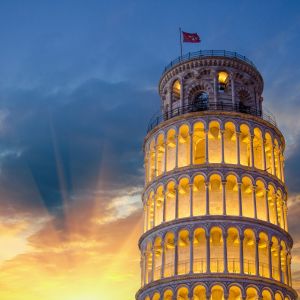 Eğik Pisa Kulesi Gün Batımında