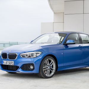 Mavi BMW 1 Serisi Araç