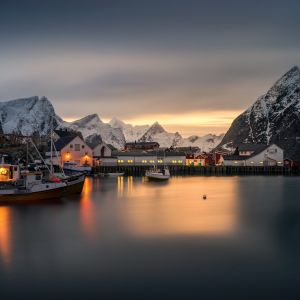 Norveç Fiyordunda Manzaralı Gün Batımı